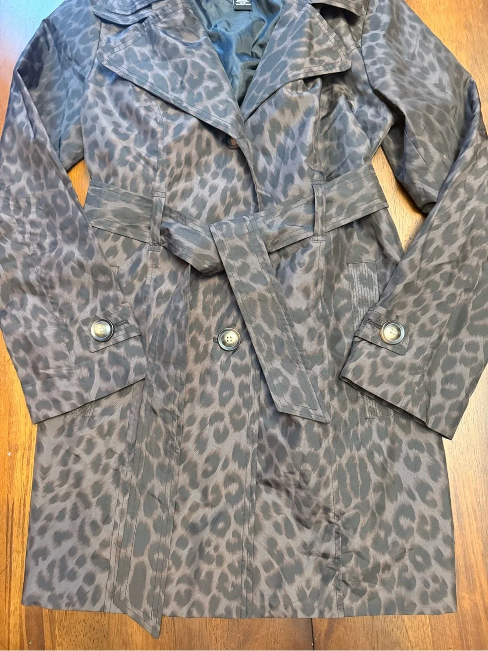 London Fog Leopard Print Rain Trench Coat won’t Black Lining